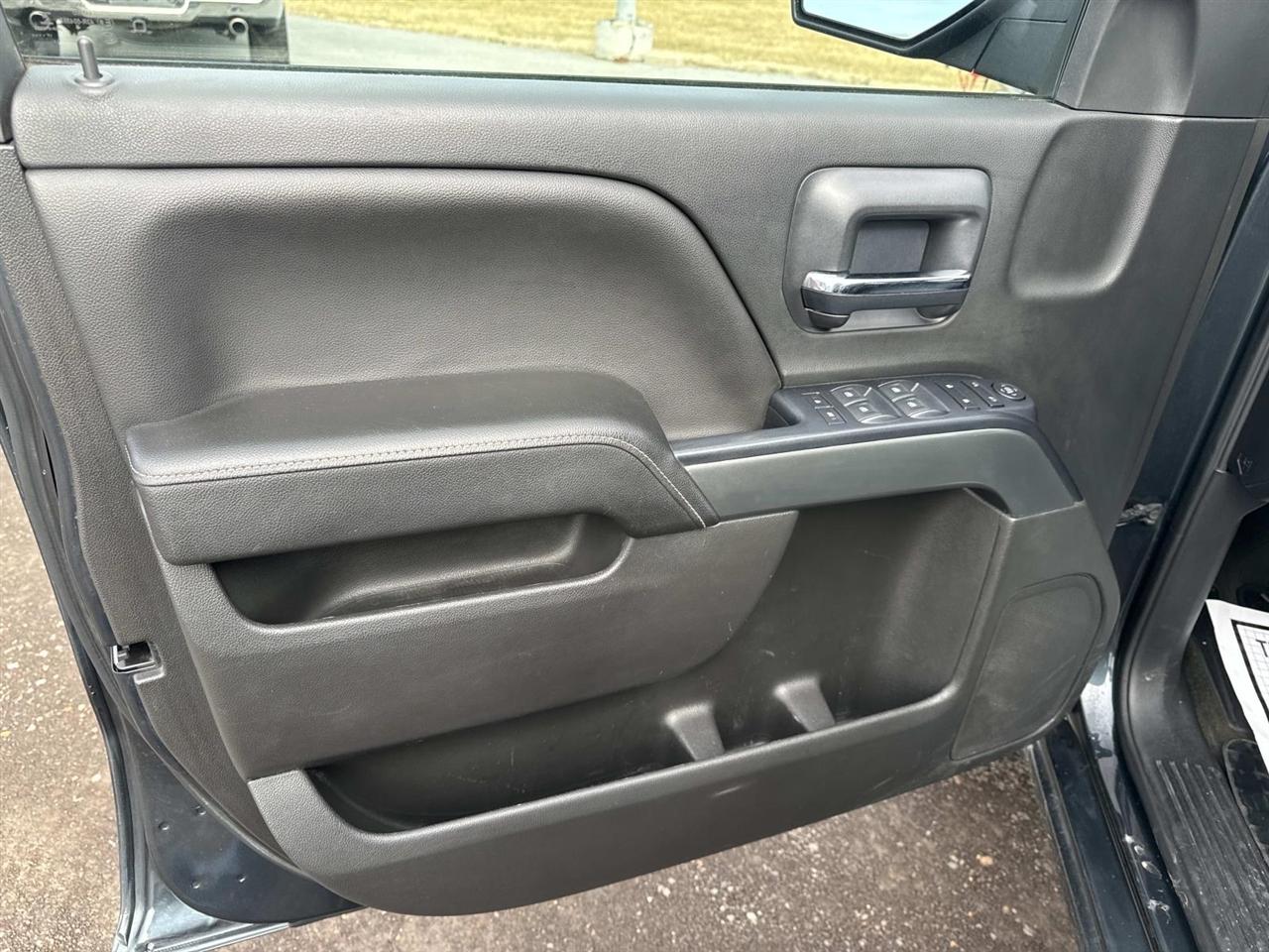 Chevrolet Silverado 1500 4WD Crew Cab 143.5" LT w/1LT 2018