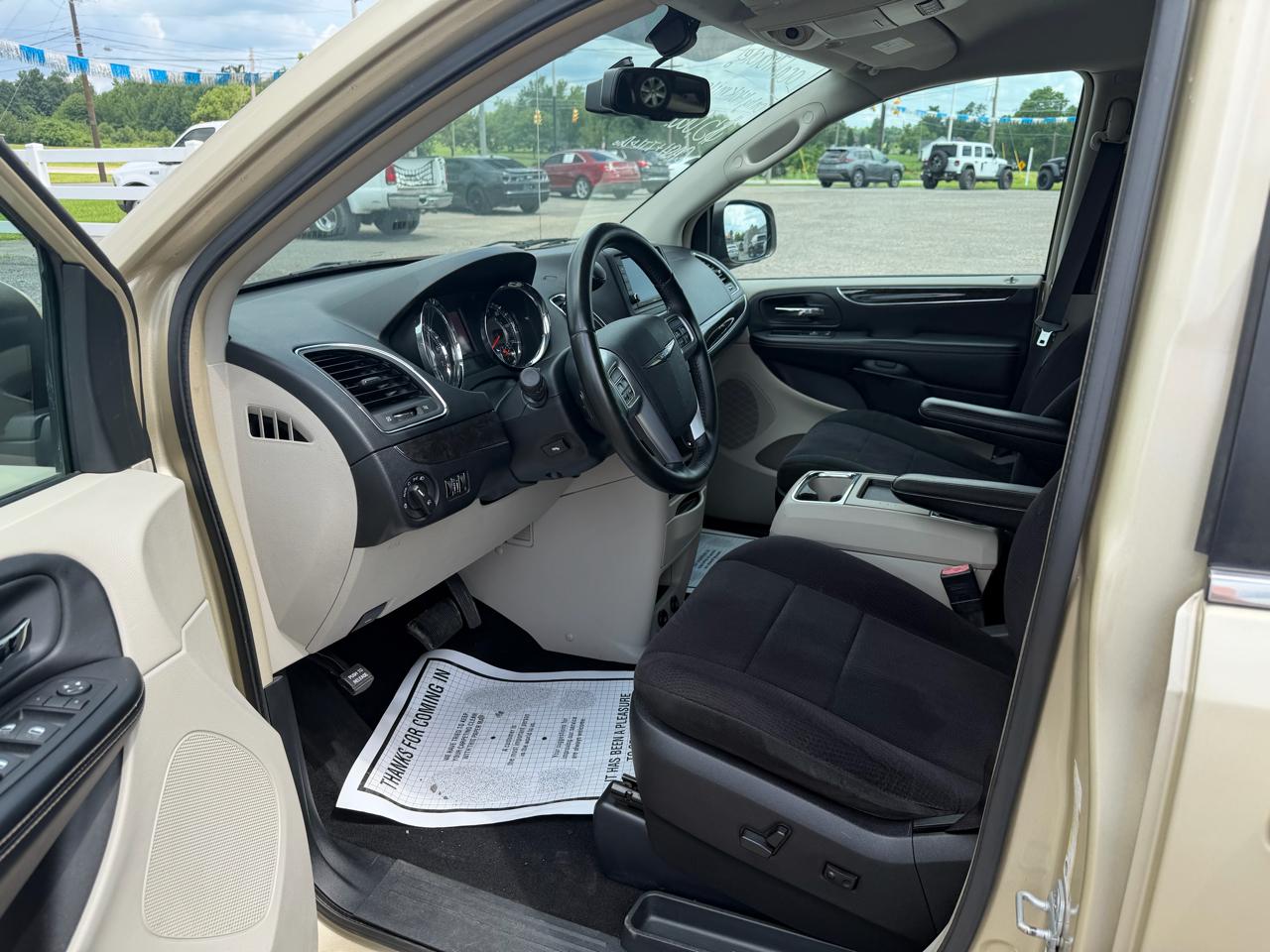 Chrysler Town & Country 4dr Wgn Touring 2011