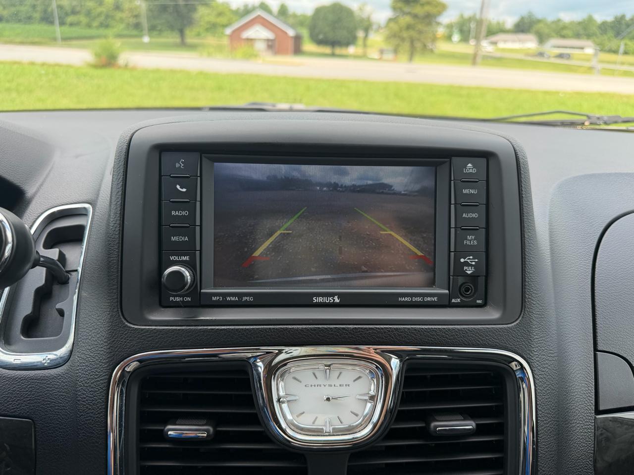 Chrysler Town & Country 4dr Wgn Touring 2011