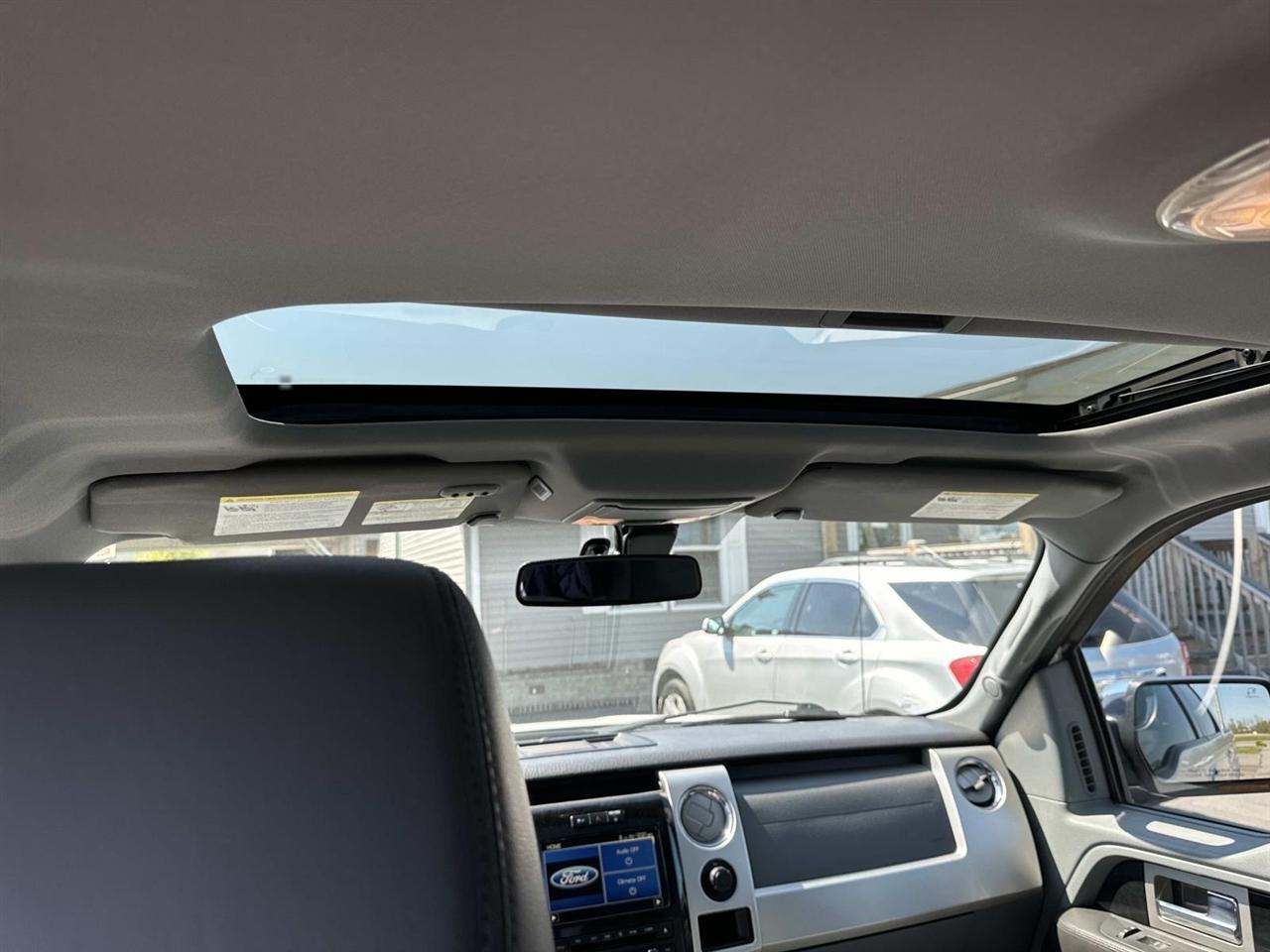 Ford F-150 4WD SuperCrew 145" Platinum 2012