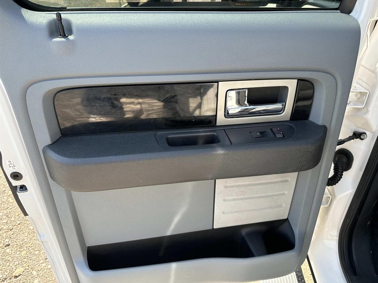 Ford F-150 4WD SuperCrew 145" Platinum 2012