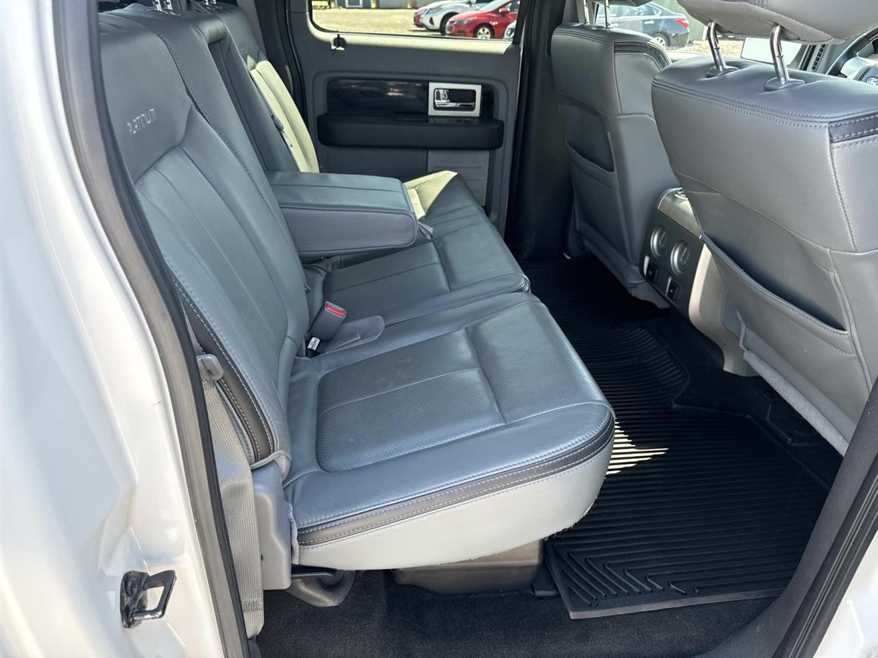 Ford F-150 4WD SuperCrew 145" Platinum 2012