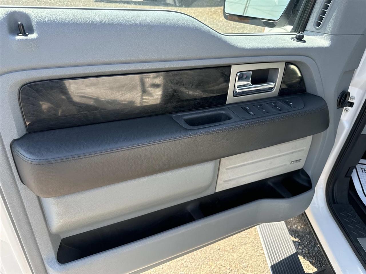 Ford F-150 4WD SuperCrew 145" Platinum 2012