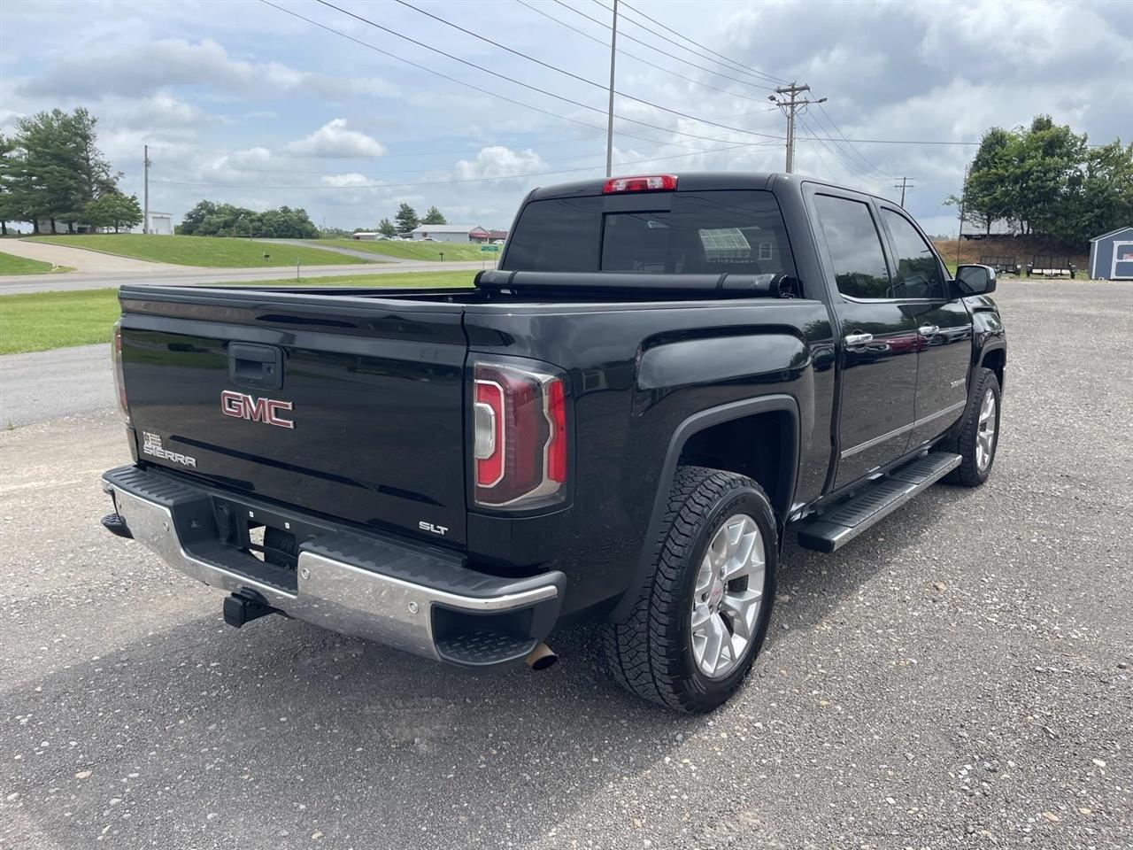 GMC Sierra 1500 4WD Crew Cab 143.5" SLT 2018