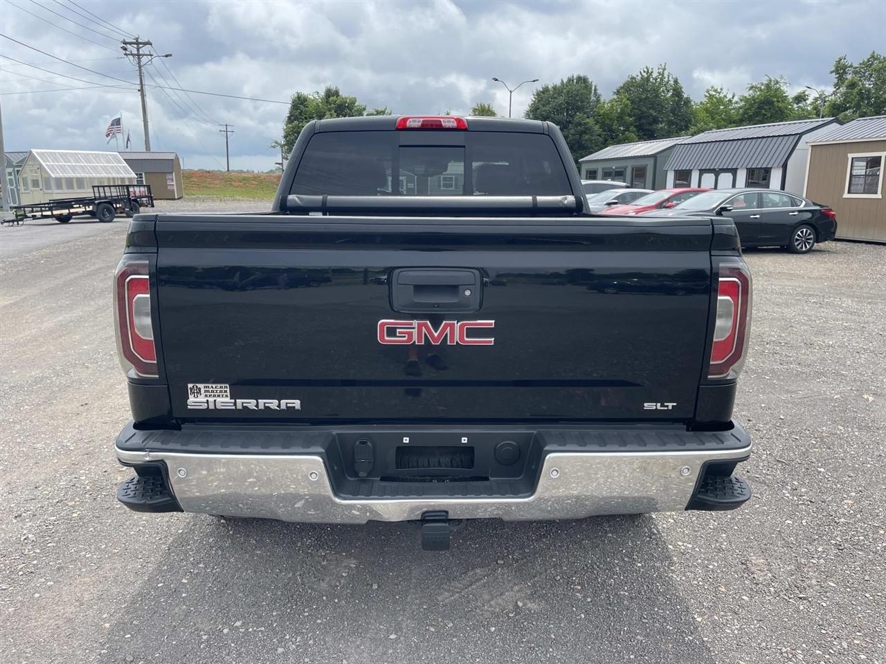 GMC Sierra 1500 4WD Crew Cab 143.5" SLT 2018