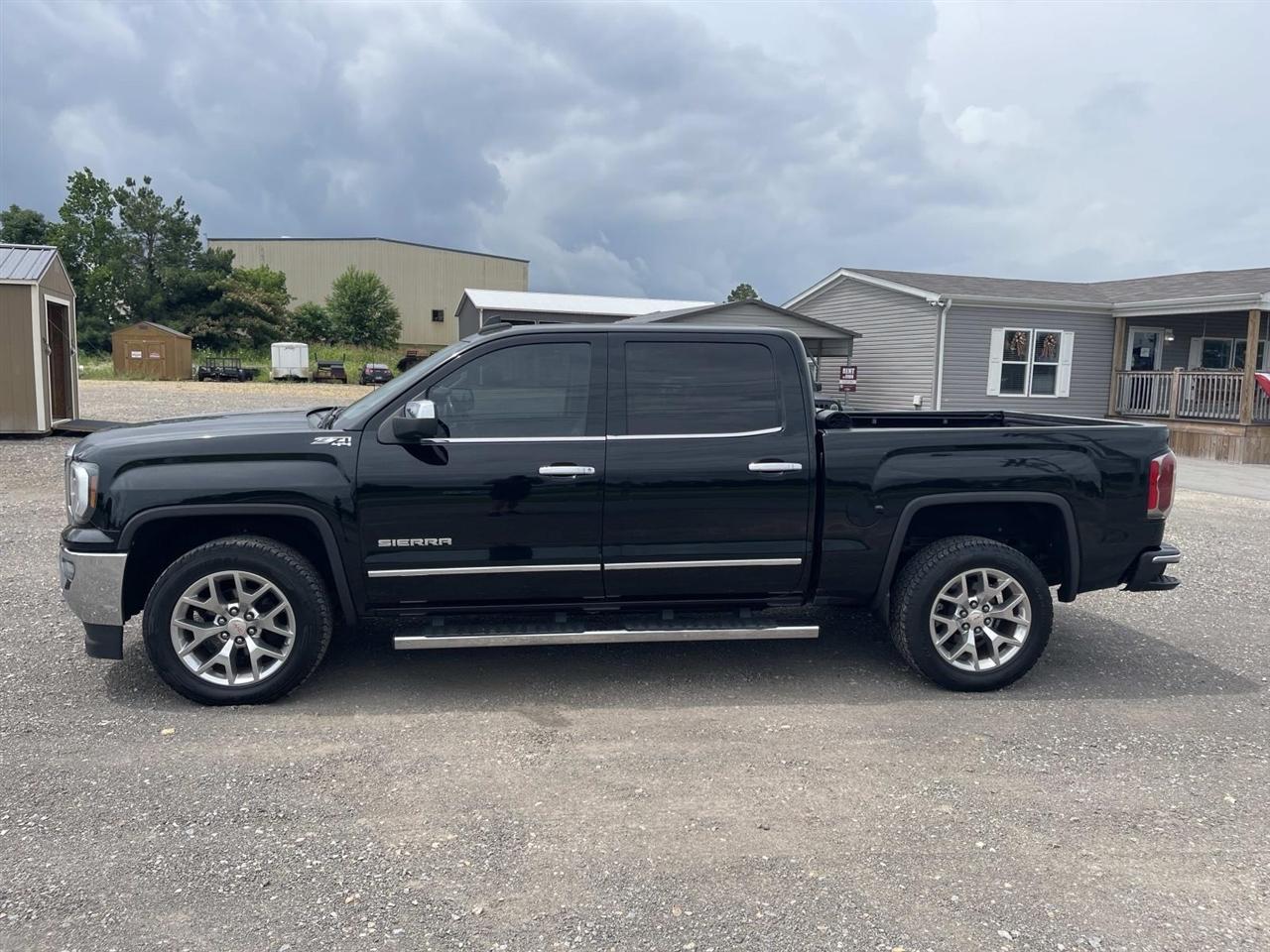 GMC Sierra 1500 4WD Crew Cab 143.5" SLT 2018