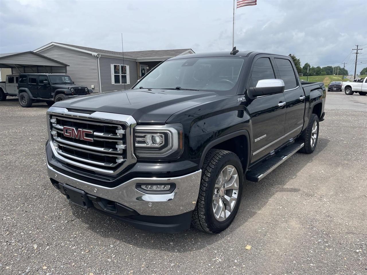 GMC Sierra 1500 4WD Crew Cab 143.5" SLT 2018
