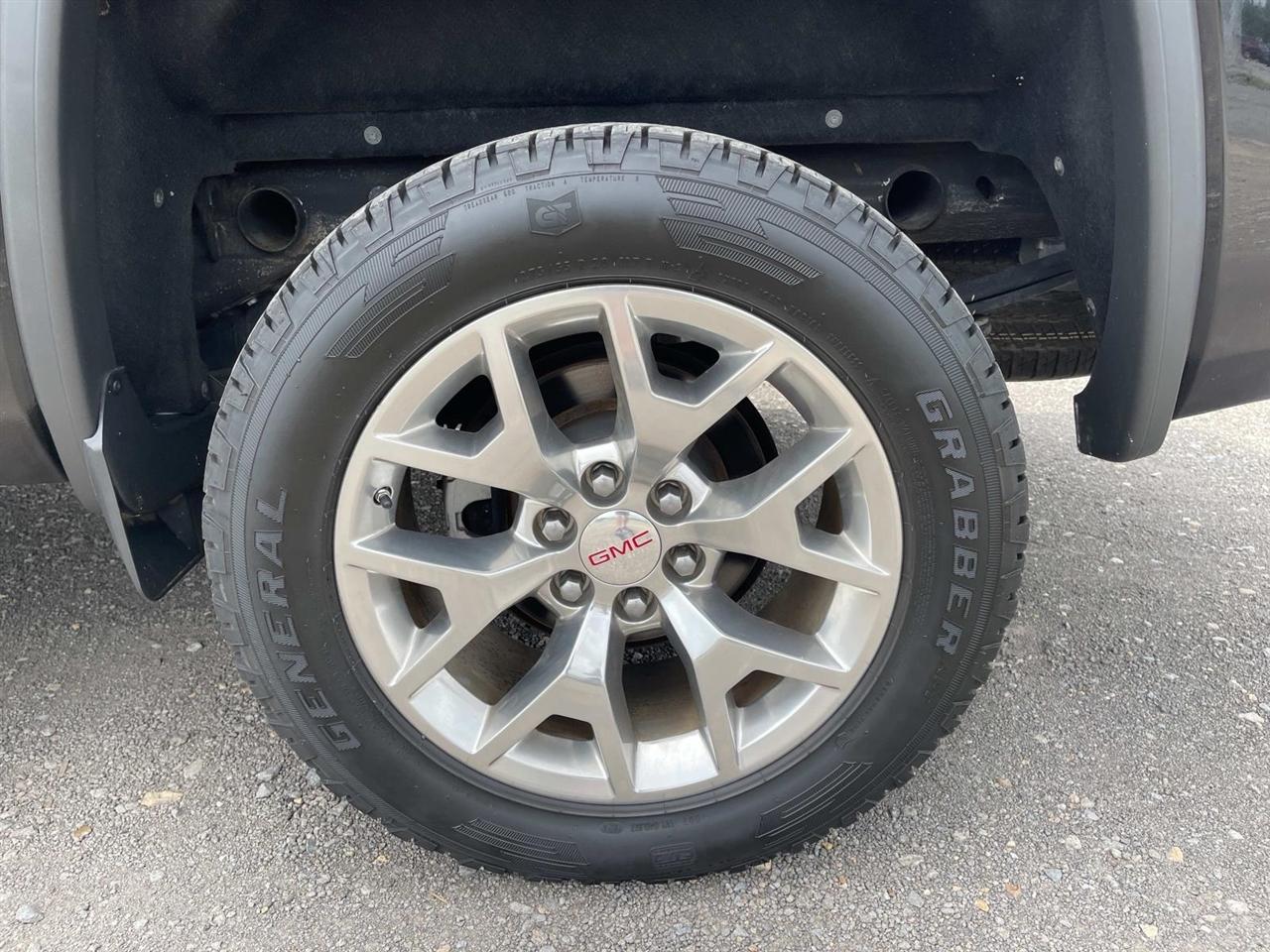 GMC Sierra 1500 4WD Crew Cab 143.5" SLT 2018