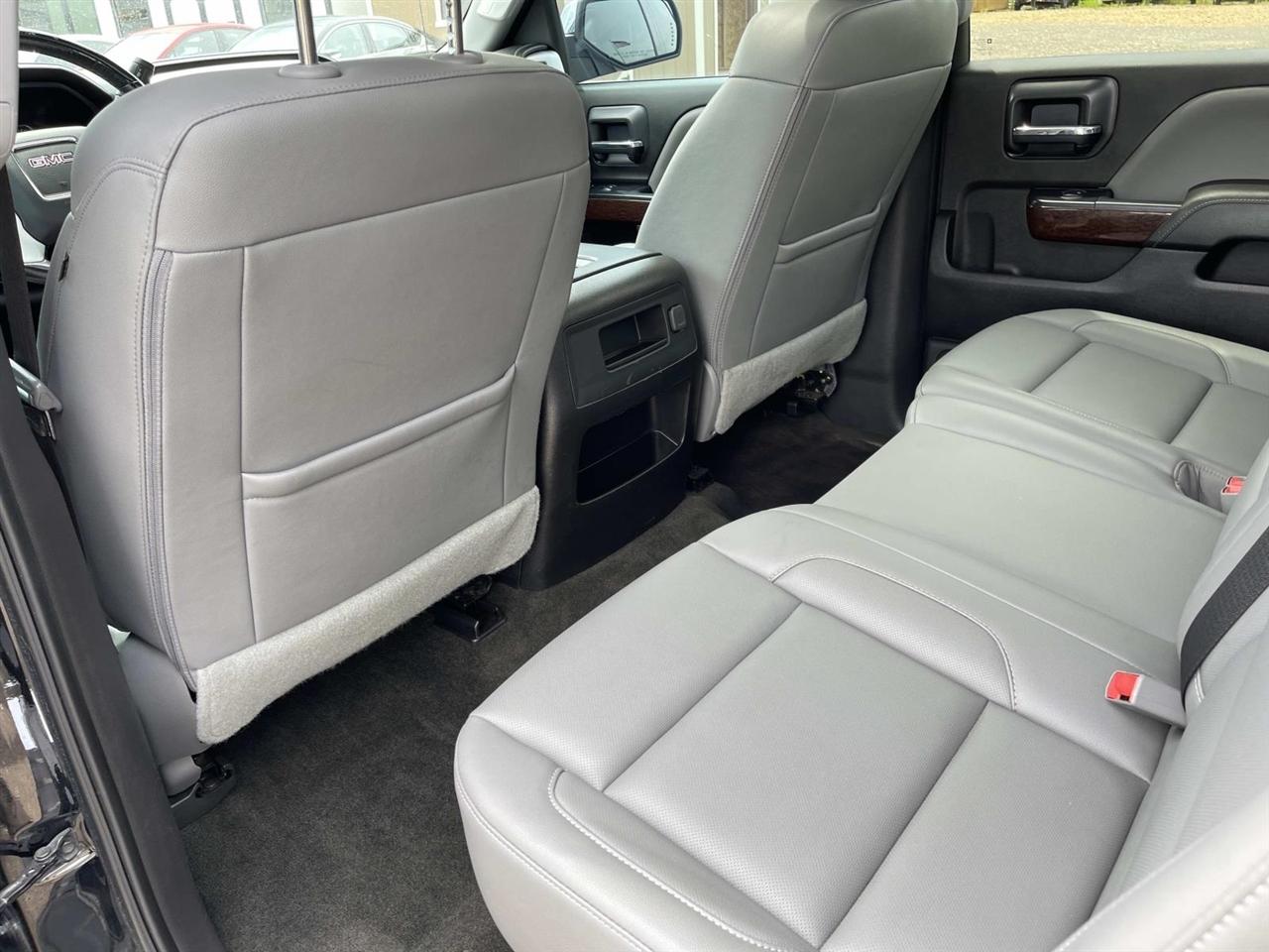 GMC Sierra 1500 4WD Crew Cab 143.5" SLT 2018