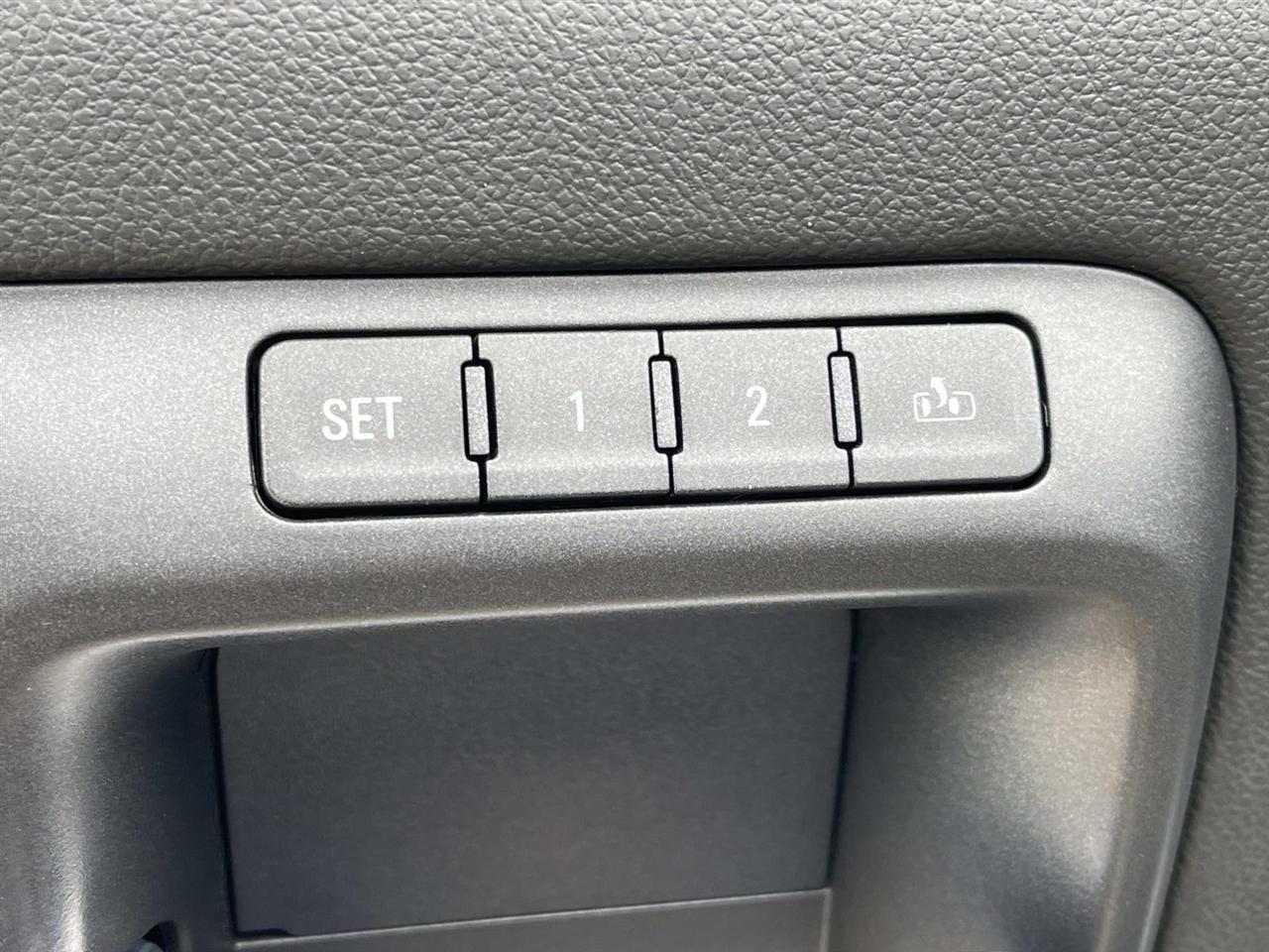 GMC Sierra 1500 4WD Crew Cab 143.5" SLT 2018