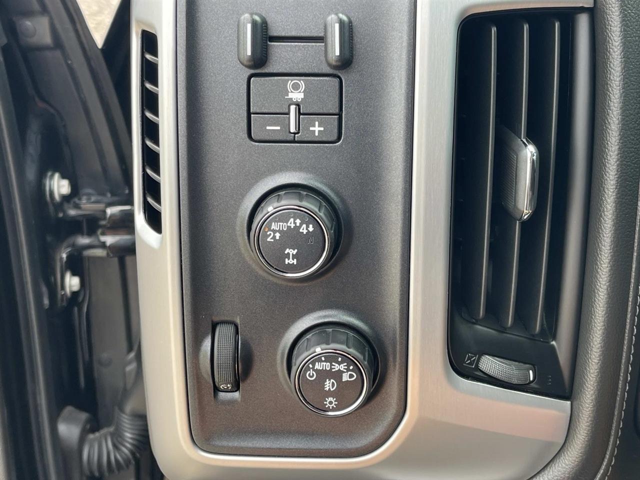 GMC Sierra 1500 4WD Crew Cab 143.5" SLT 2018