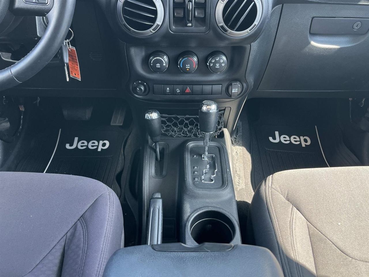 Jeep Wrangler Unlimited 4WD 4dr Sport 2013
