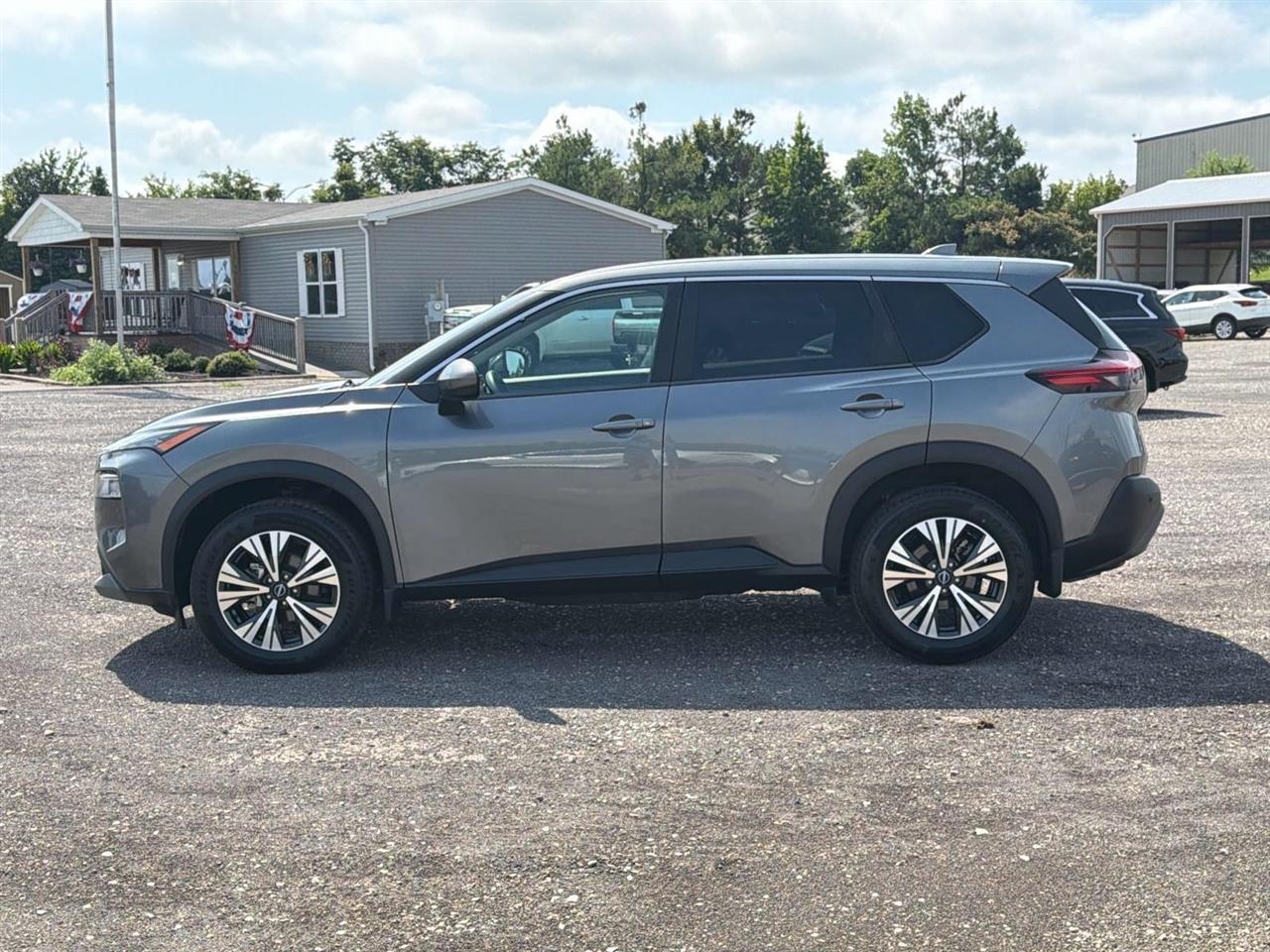 Nissan Rogue FWD SV 2022