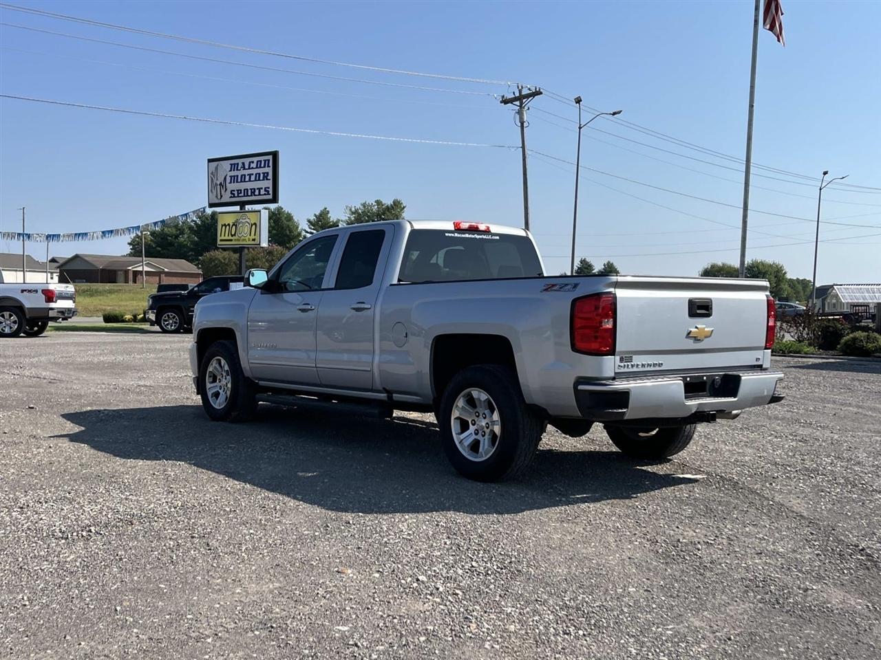 Chevrolet Silverado 1500 4WD Double Cab 143.5" LT w/2LT 2017