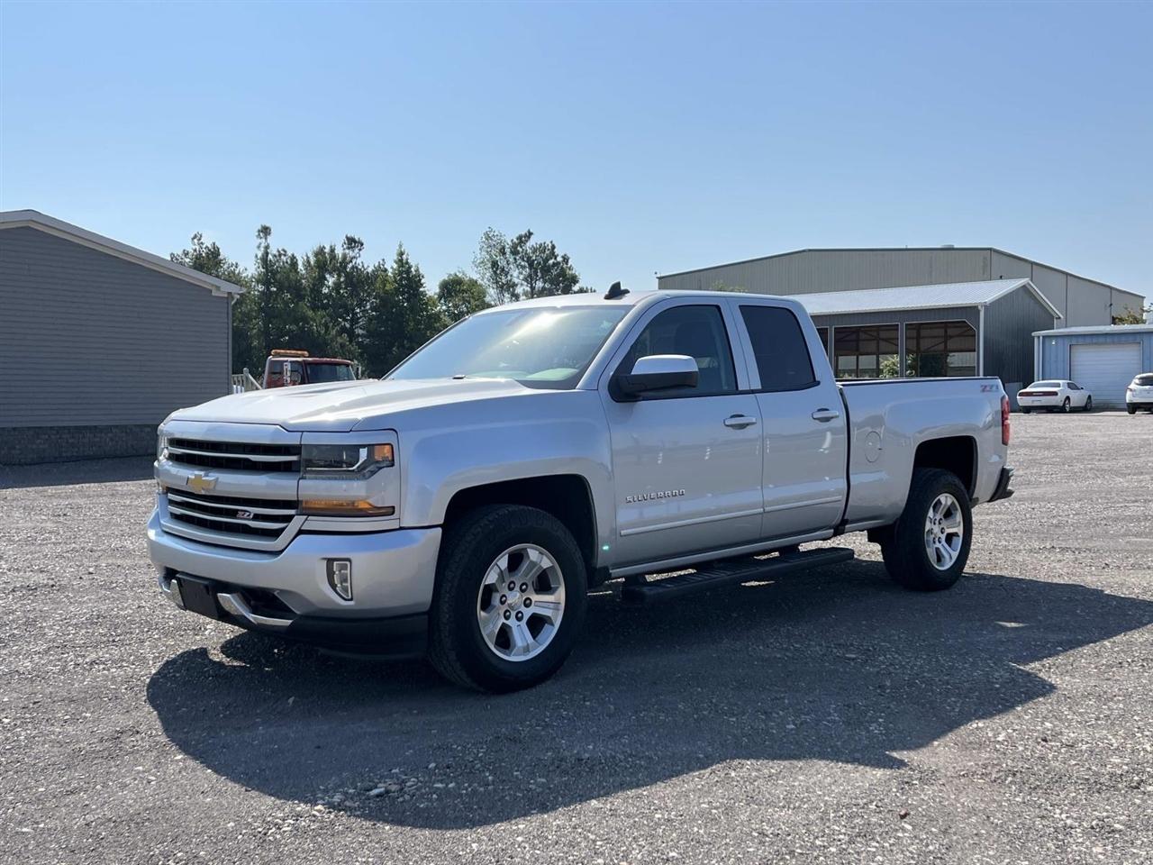 Chevrolet Silverado 1500 4WD Double Cab 143.5" LT w/2LT 2017
