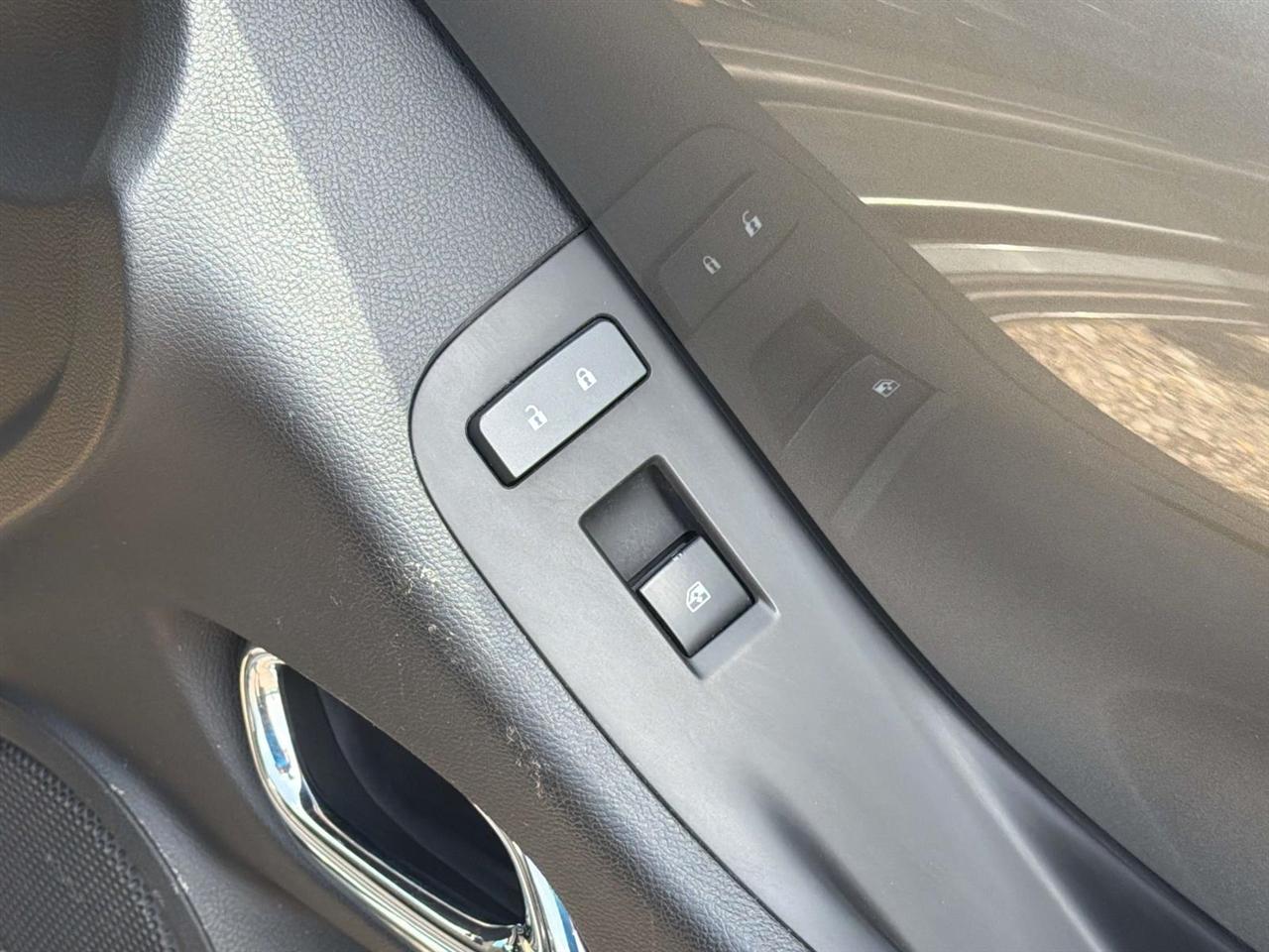Chevrolet Camaro 2dr Cpe 2LT 2012