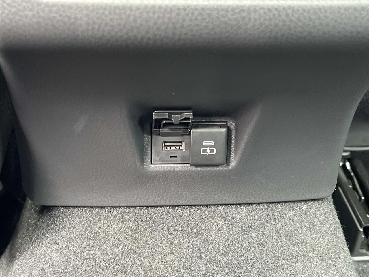 Toyota Camry Hybrid XSE Auto 2025