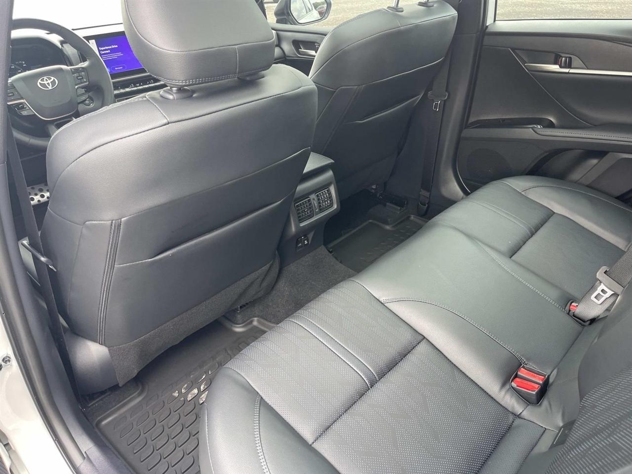 Toyota Camry Hybrid XSE Auto 2025