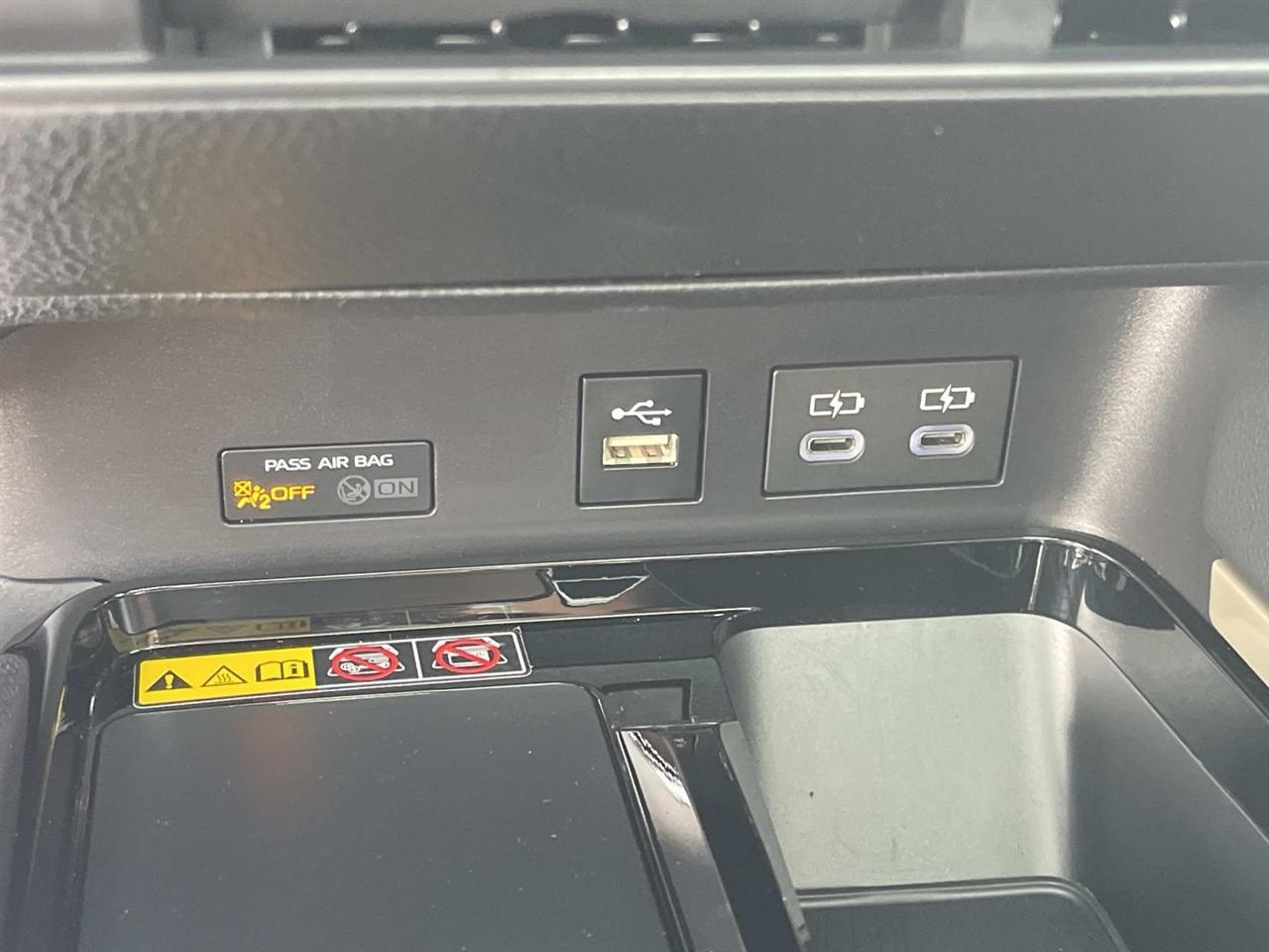 Toyota Camry Hybrid XSE Auto 2025