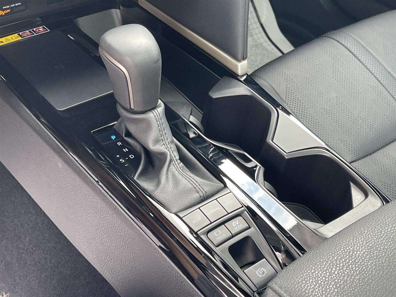 Toyota Camry Hybrid XSE Auto 2025
