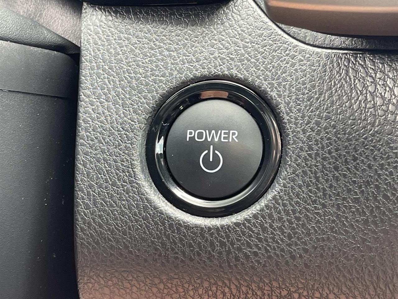 Toyota Camry Hybrid XSE Auto 2025