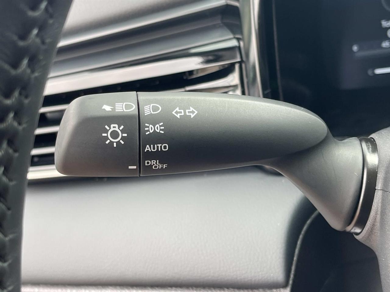 Toyota Camry Hybrid XSE Auto 2025