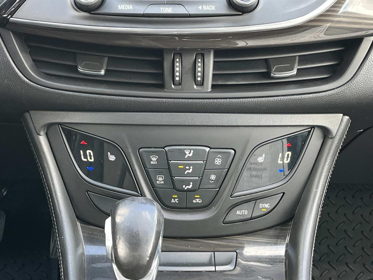Buick Envision FWD 4dr Essence 2020