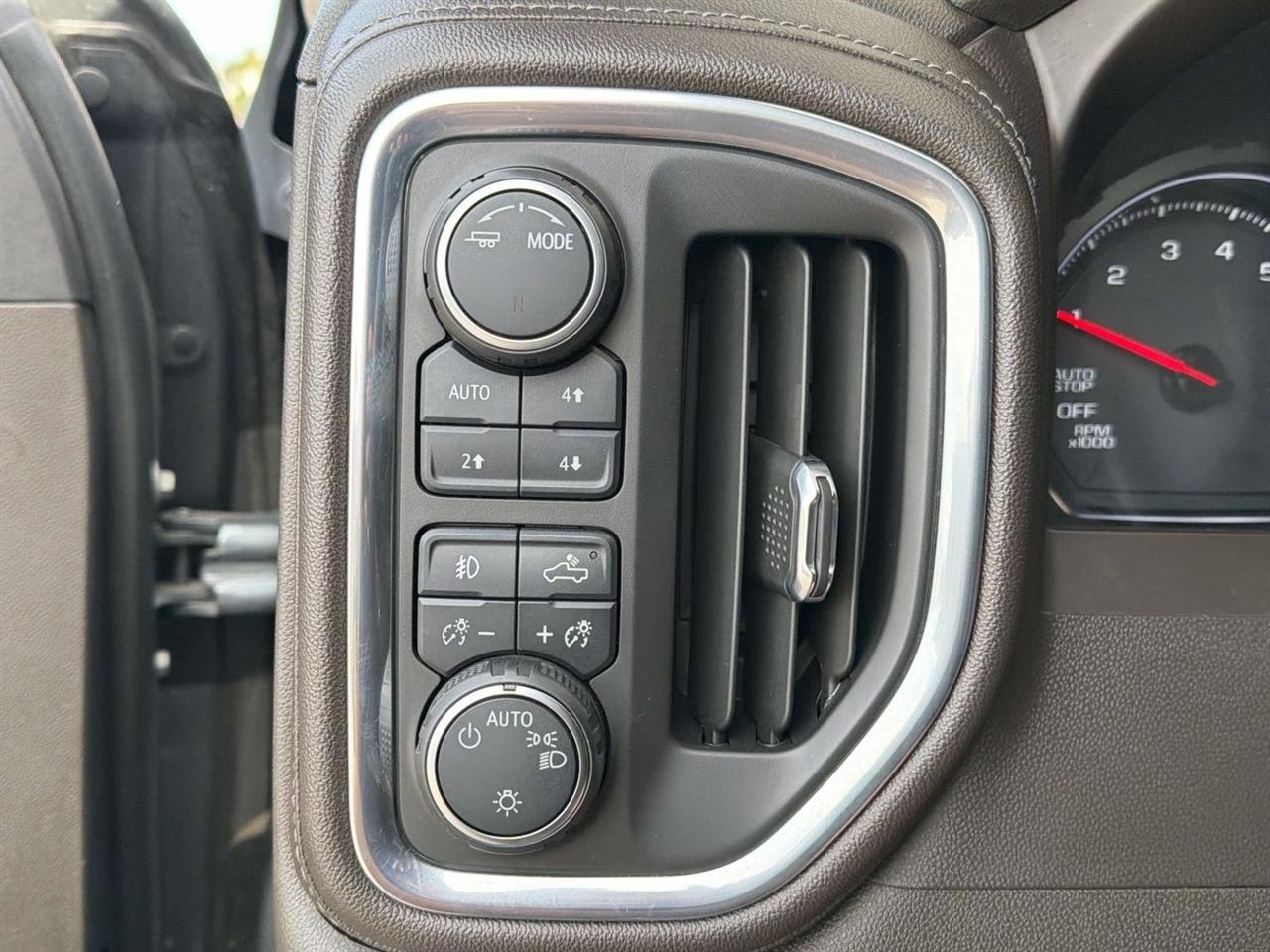 Chevrolet Silverado 1500 4WD Crew Cab 157" RST 2020