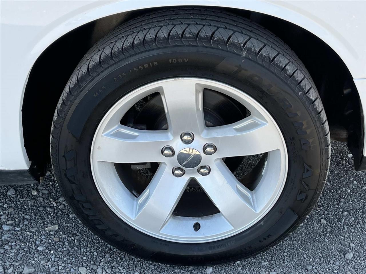 Dodge Challenger 2dr Cpe SXT 2013