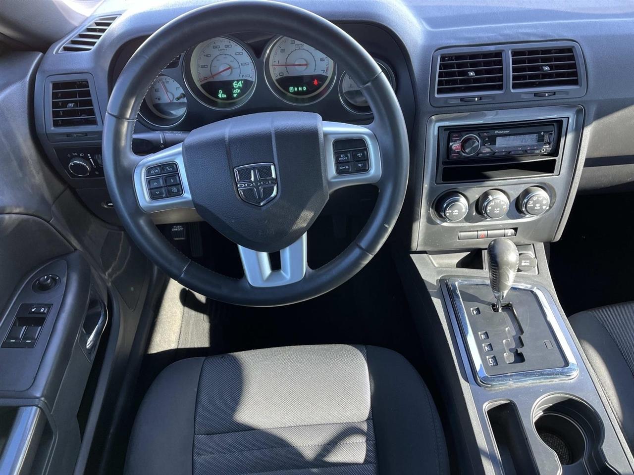 Dodge Challenger 2dr Cpe SXT 2013