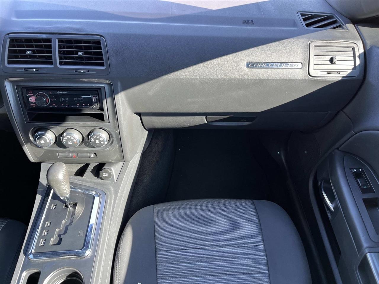 Dodge Challenger 2dr Cpe SXT 2013