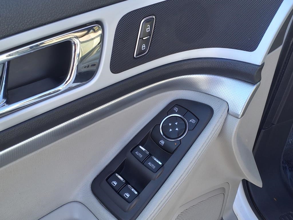 Ford Explorer XLT FWD 2014