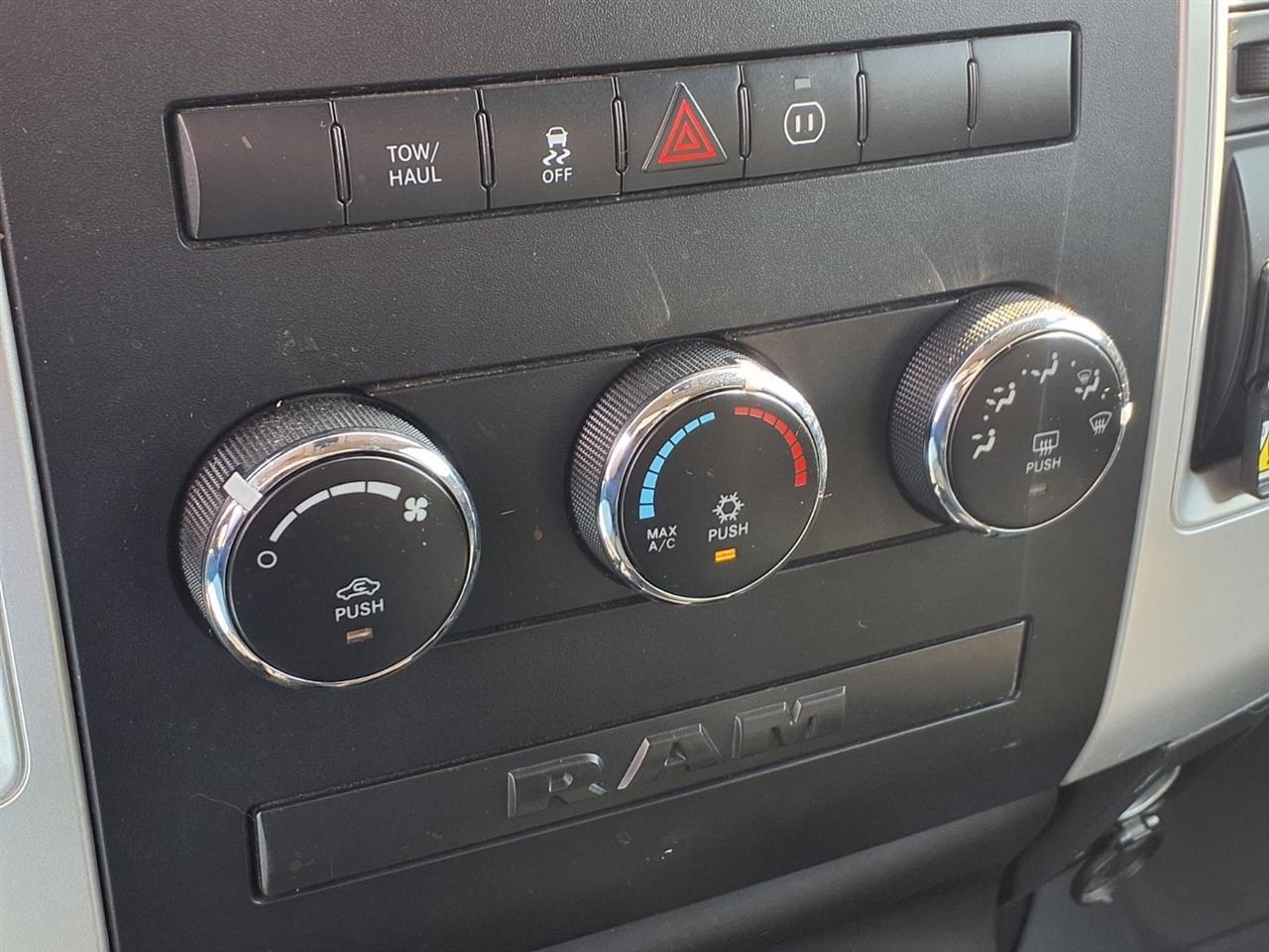 RAM 1500 SLT Crew Cab 4WD 2012