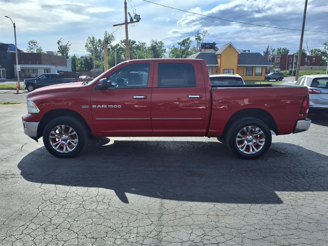 RAM 1500 SLT Crew Cab 4WD 2012