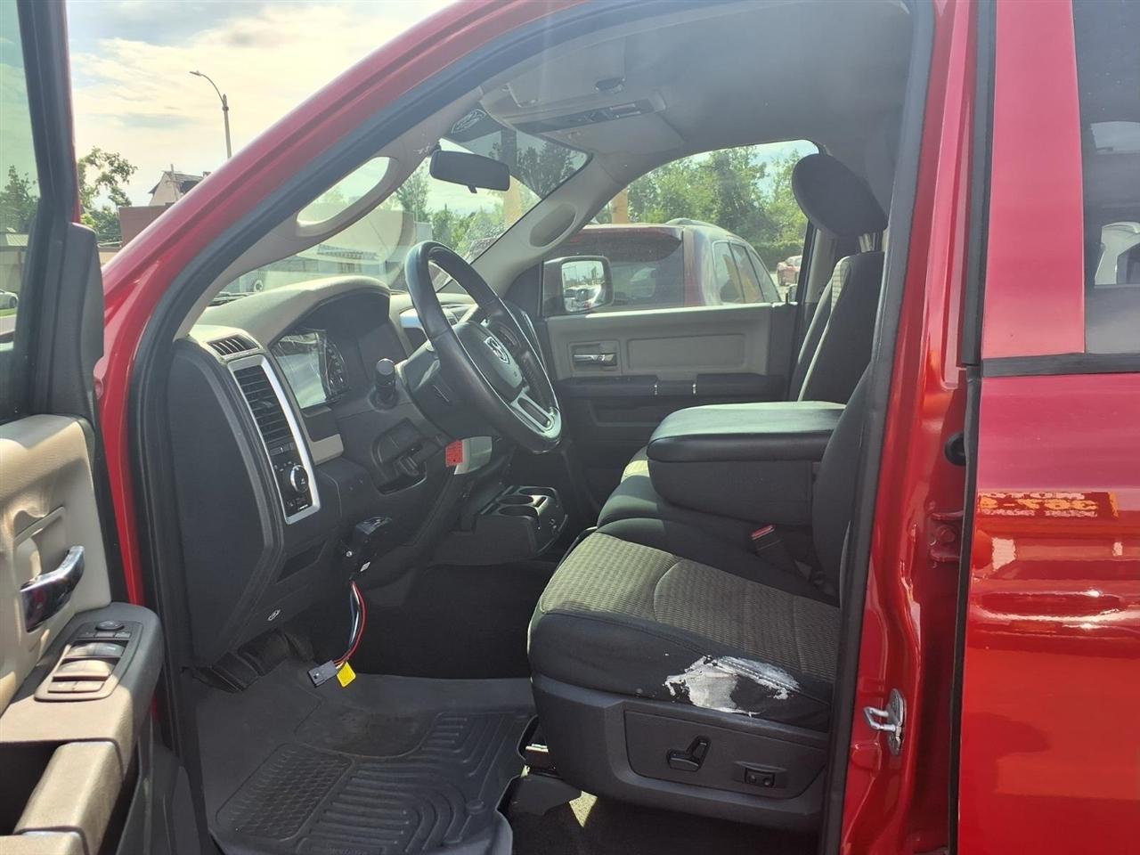RAM 1500 SLT Crew Cab 4WD 2012