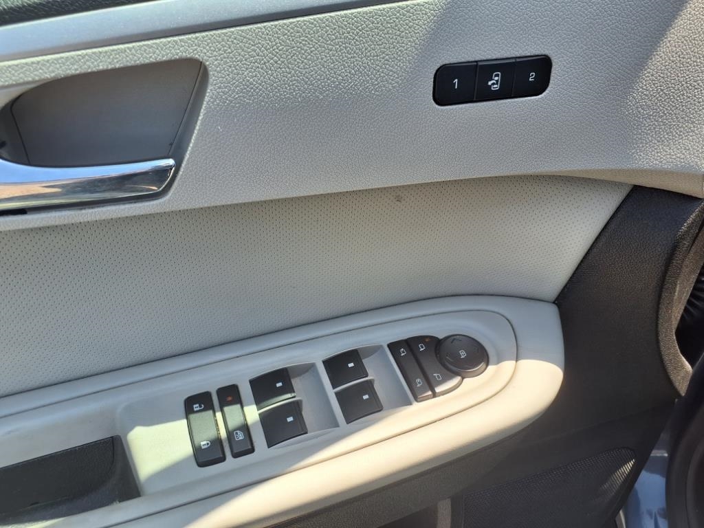 Chevrolet Traverse LTZ FWD 2012 Chevrolet Traverse LTZ FWD 2012