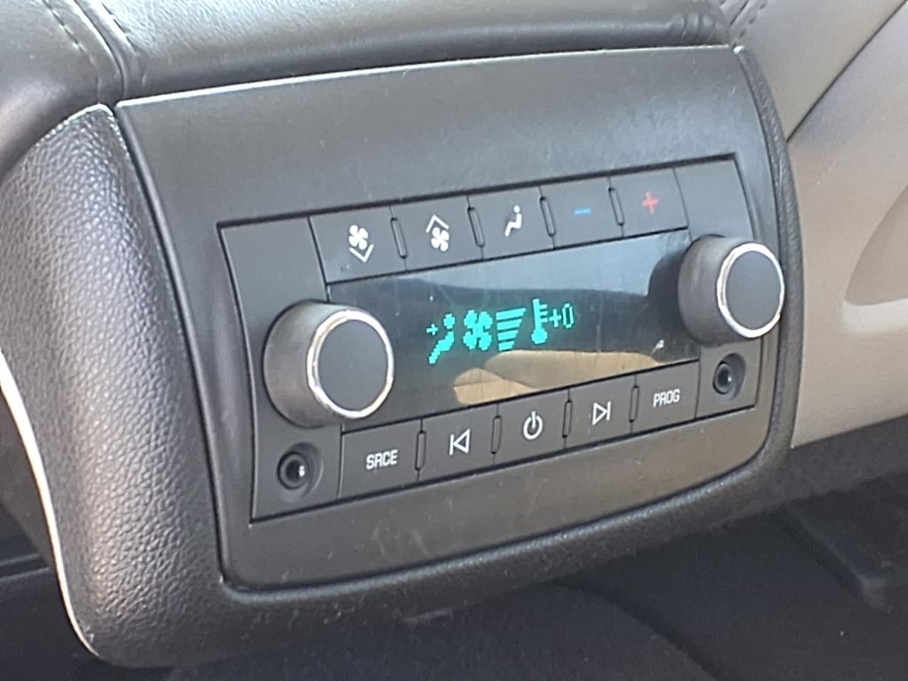 Chevrolet Traverse LTZ FWD 2012 Chevrolet Traverse LTZ FWD 2012