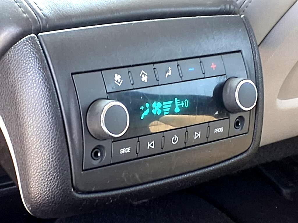 Chevrolet Traverse LTZ FWD 2012