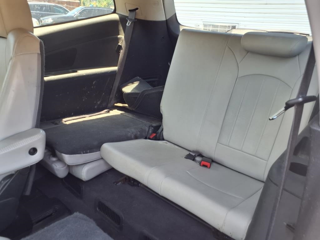 Chevrolet Traverse LTZ FWD 2012