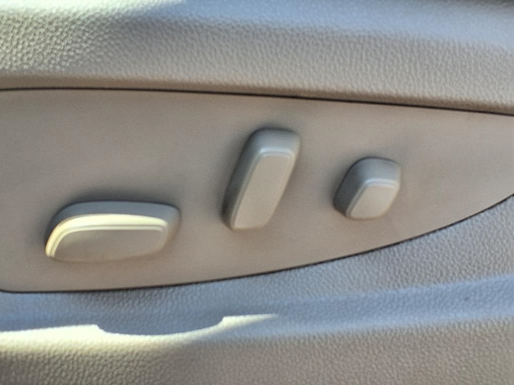 GMC Yukon SLT 2WD 2017