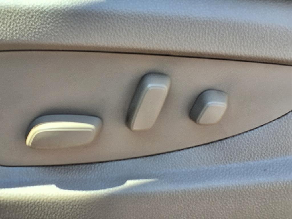 GMC Yukon SLT 2WD 2017