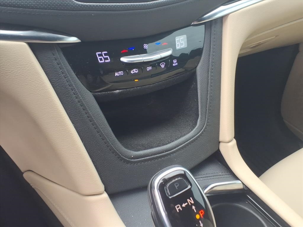 Cadillac XT5 Base 2017