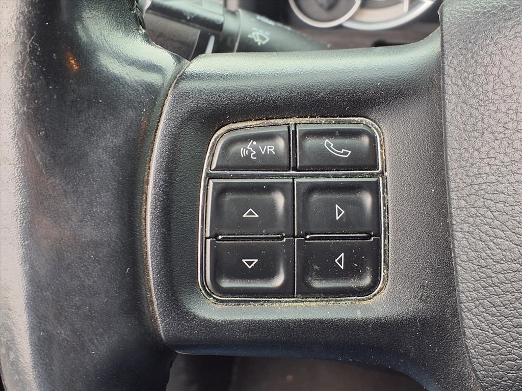 RAM 1500 4WD Quad Cab 140.5" Big Horn 2013