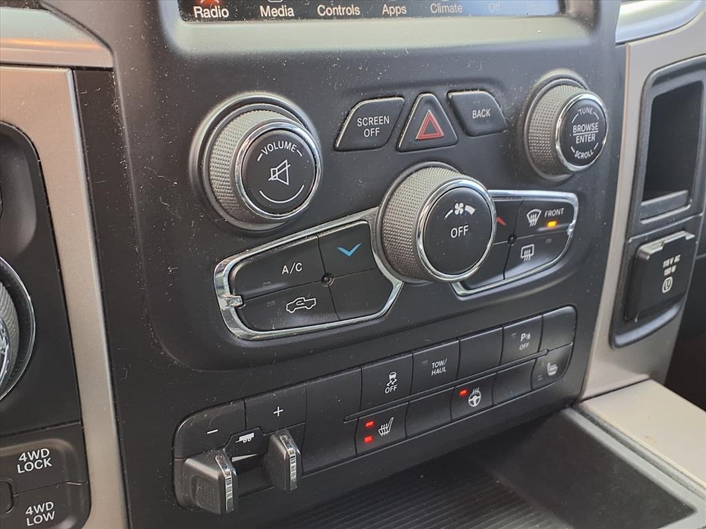 RAM 1500 4WD Quad Cab 140.5" Big Horn 2013