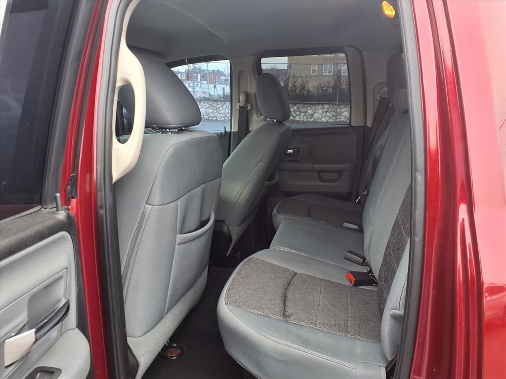 RAM 1500 4WD Quad Cab 140.5" Big Horn 2013