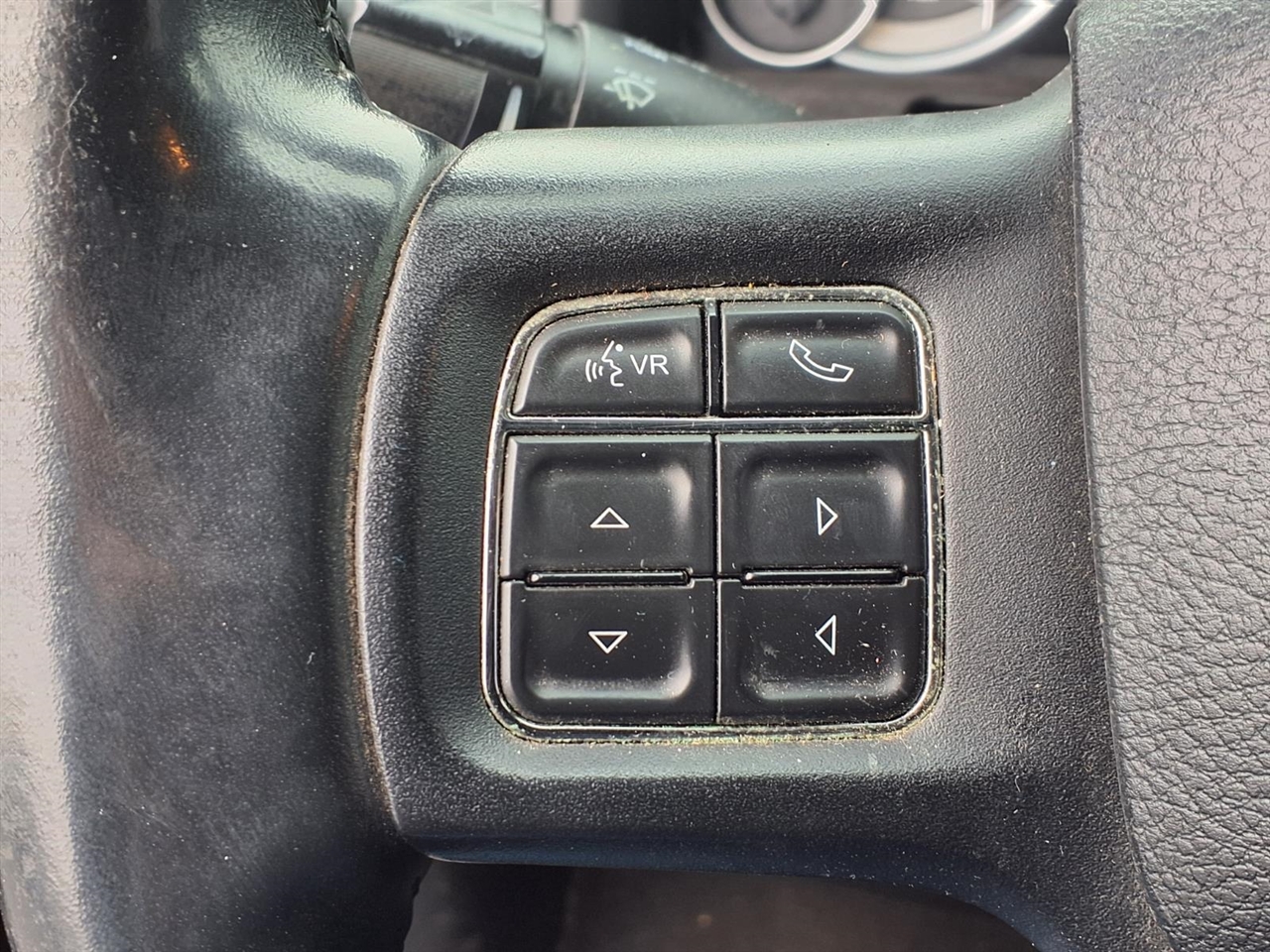 RAM 1500 4WD Quad Cab 140.5" Big Horn 2013