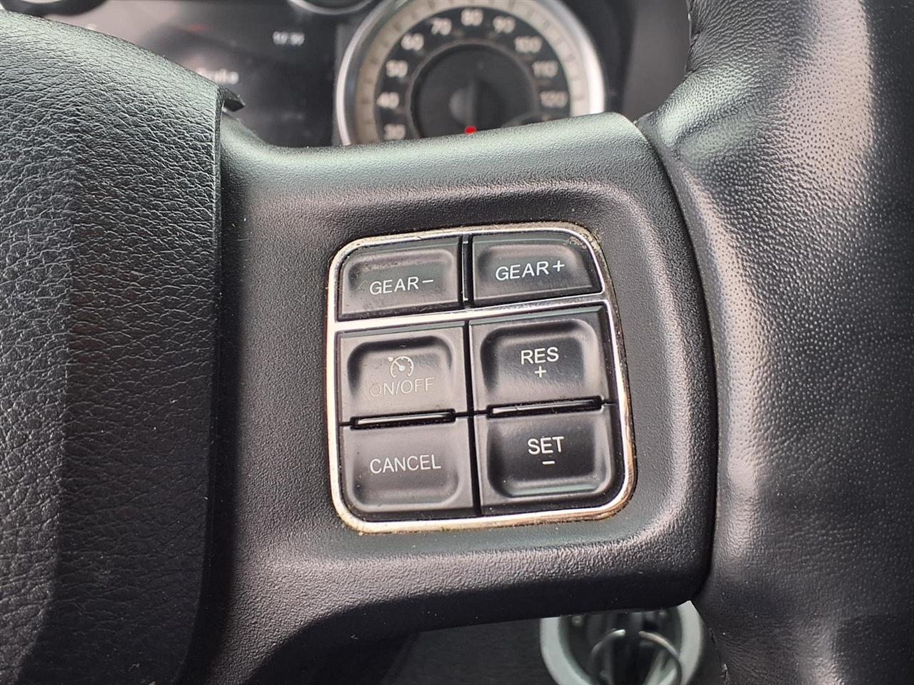 RAM 1500 4WD Quad Cab 140.5" Big Horn 2013