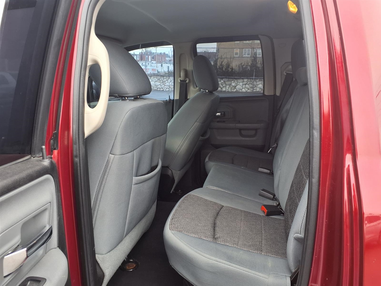 RAM 1500 4WD Quad Cab 140.5" Big Horn 2013