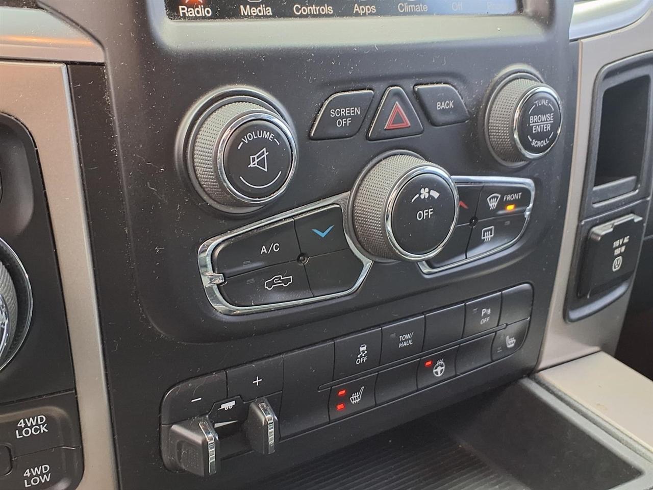 RAM 1500 4WD Quad Cab 140.5" Big Horn 2013