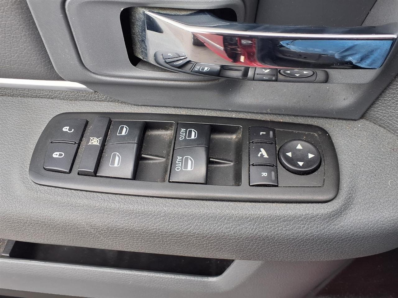 RAM 1500 4WD Quad Cab 140.5" Big Horn 2013